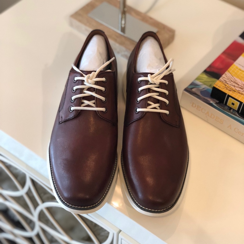 NEW IN BOX Cole Haan Men’s Shoes Size 9 M